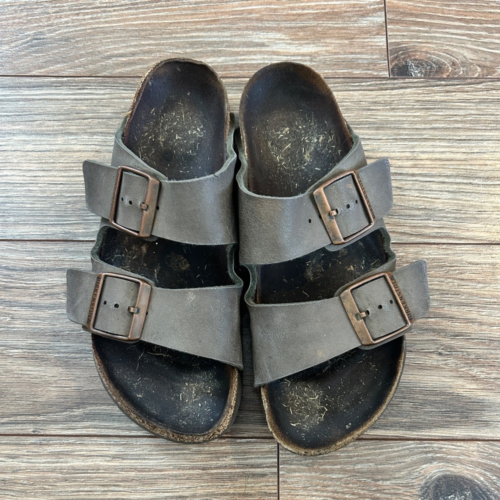 Birkenstock Arizona Sandals in Stone size 6.5/37